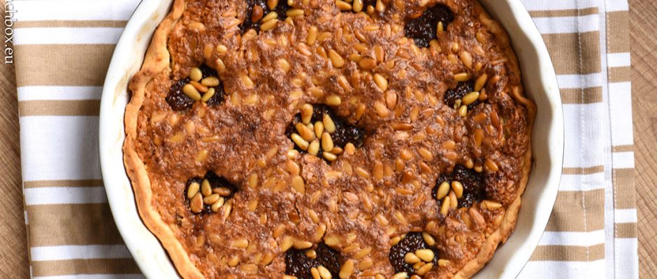 празничен-сладкиш-с-кедрови-ядки-foodie