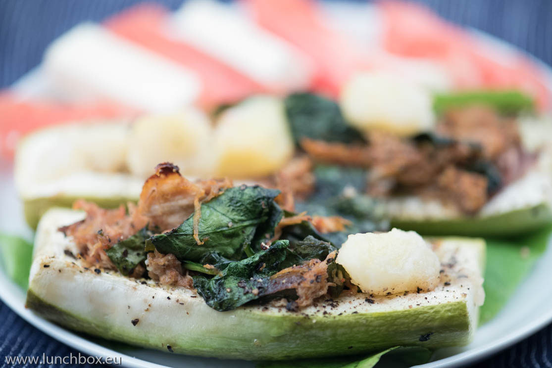 turkey stuffed zcuccini with spinch