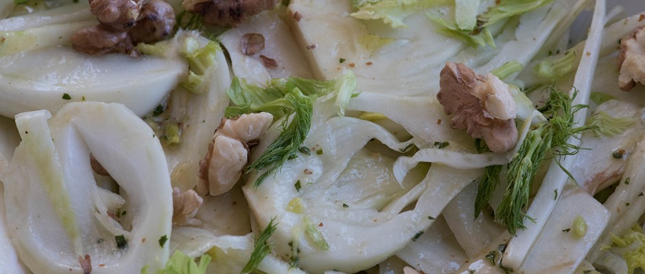 свежа салата с резене и цикория