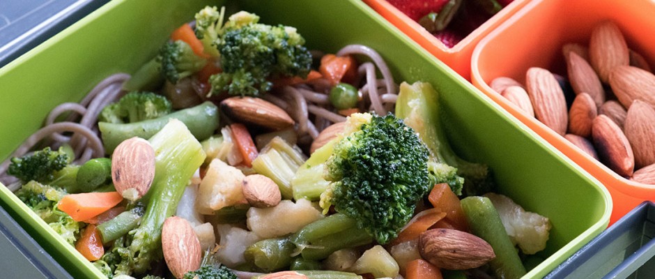 lunchbox нудли от елда със зеленчуци