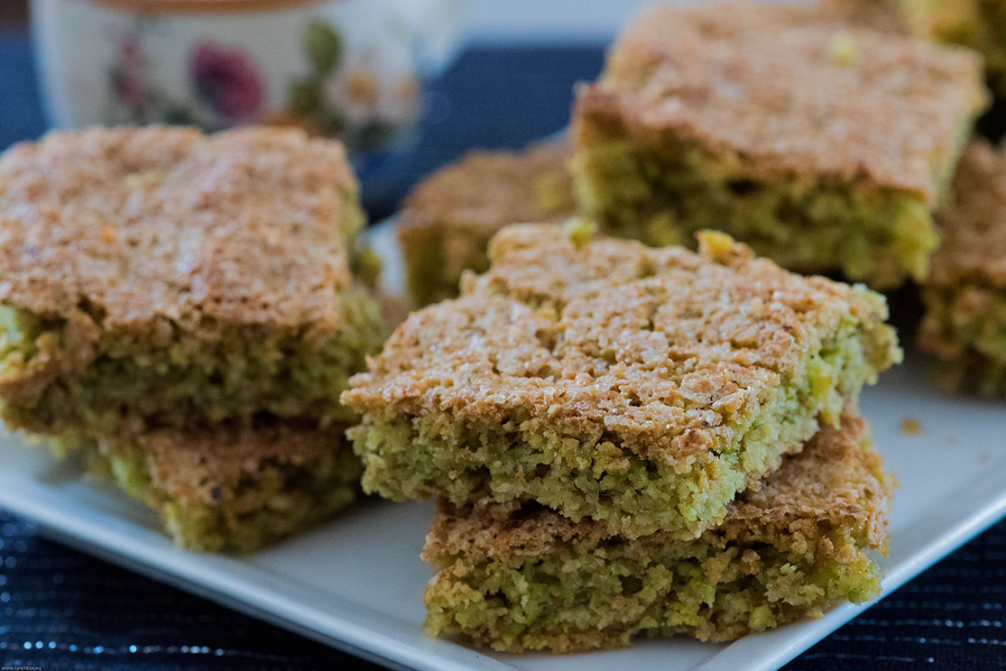 Gluten-free snacks with pistachio