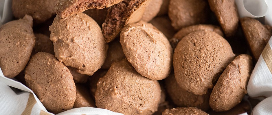 хрупкави бисквити с бадеми и кашу