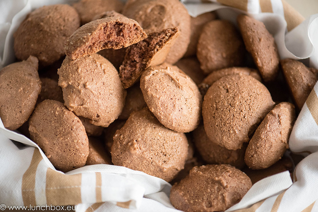 хрупкави бисквити с бадеми и кашу