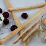 Хрупкави хлебни пръчици с пармезан