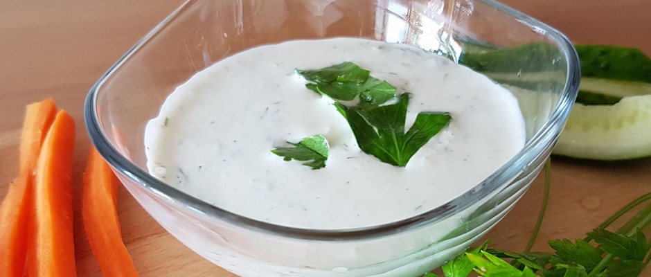 Light garlic herb dip for veggies