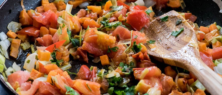 доматен сос с праз лук