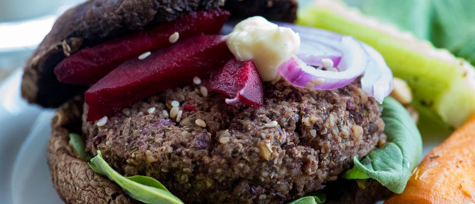 Red bean burger with veggies (gluten free)