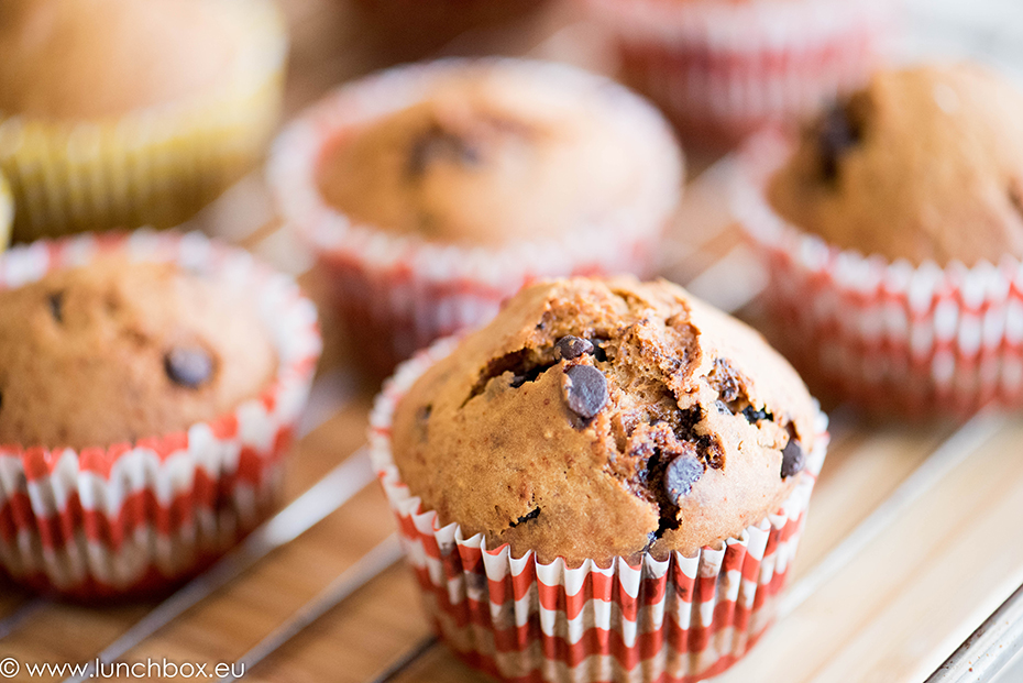 Muffins with honey and dark chocolate Muffins with honey and dark chocolate