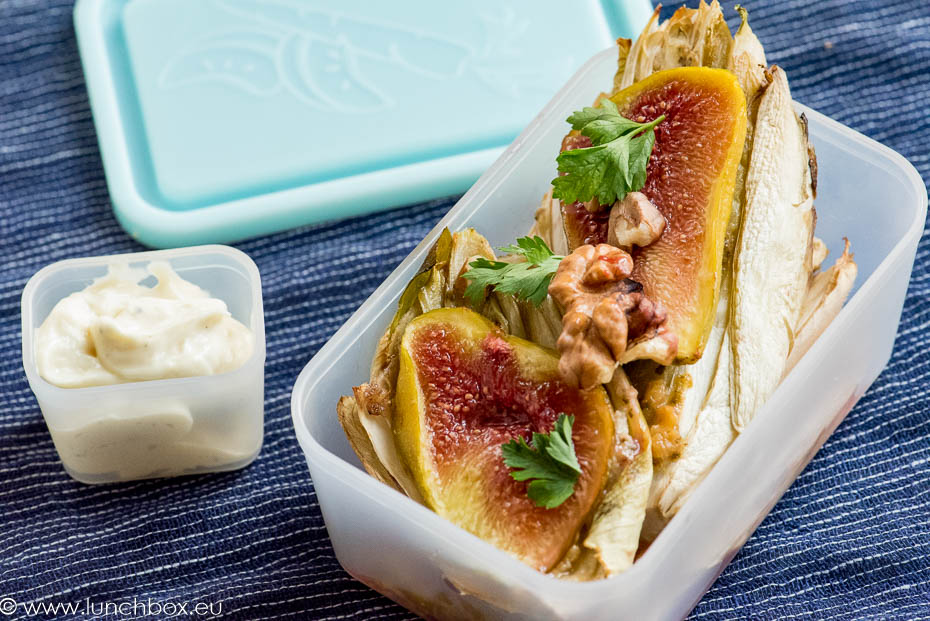 Hot chicory salad with figs and walnuts Hot chicory salad with figs and walnuts