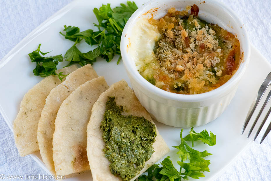 Cup stuffed green bean puffs