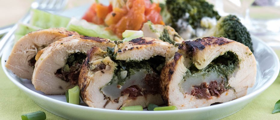 Chicken breast with spinach and dried tomatoes
