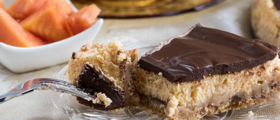 Light chocolate papaya cheesecake