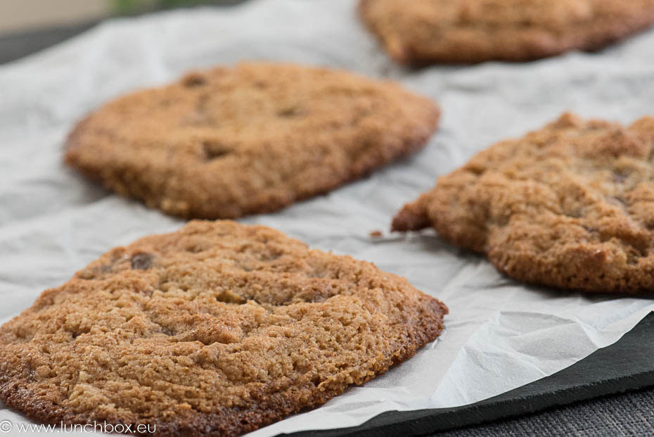 lunchbox menus and recipes for healty eating on the go almond cookies