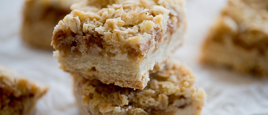 apple holidy streusel cake