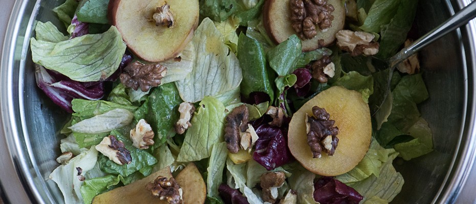 Rasted apple green salad