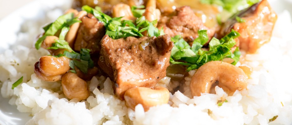 Pork bites in tender sauce and cashew