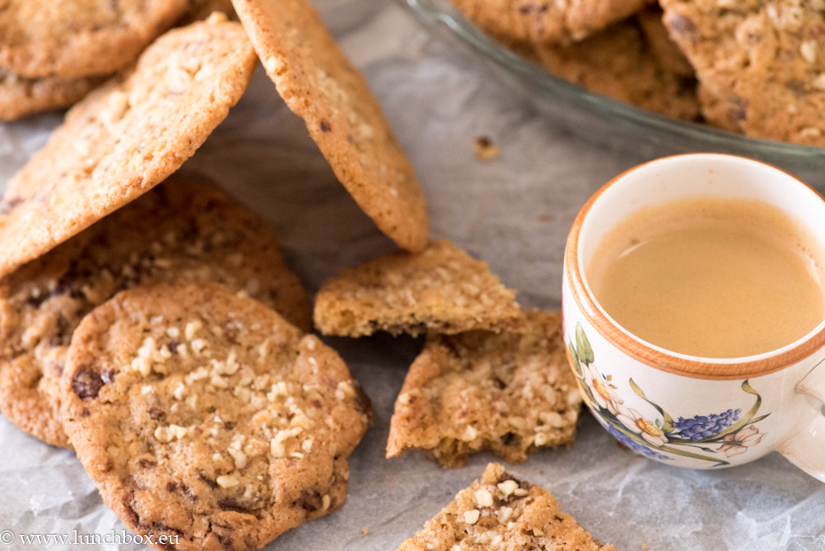 Chocolate chip nut biscuits Chocolate chip nut biscuits