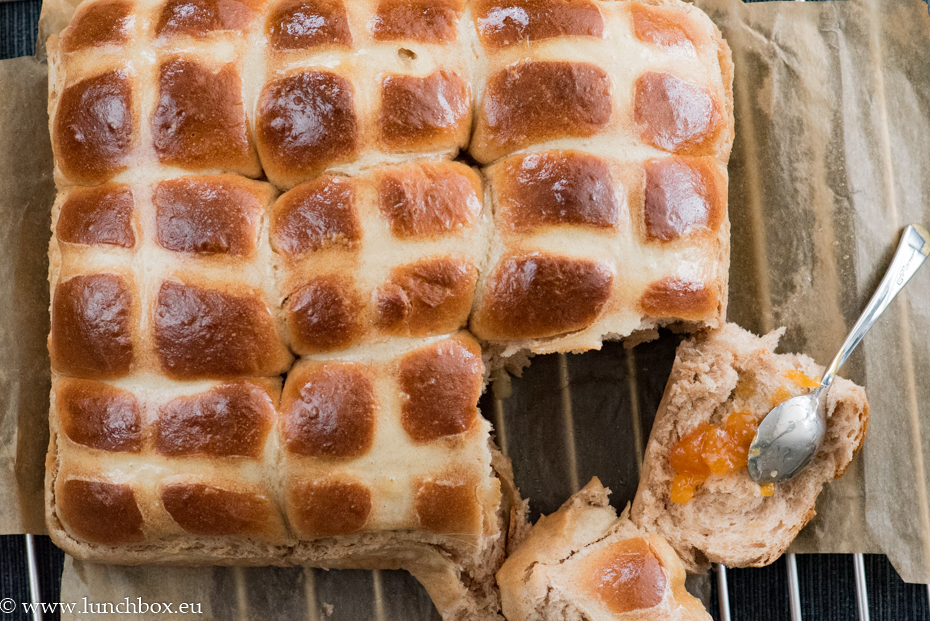 Hot cross buns