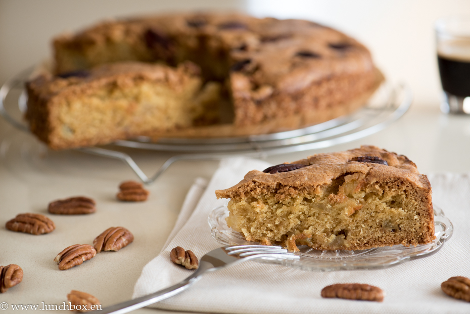 moist apple cake