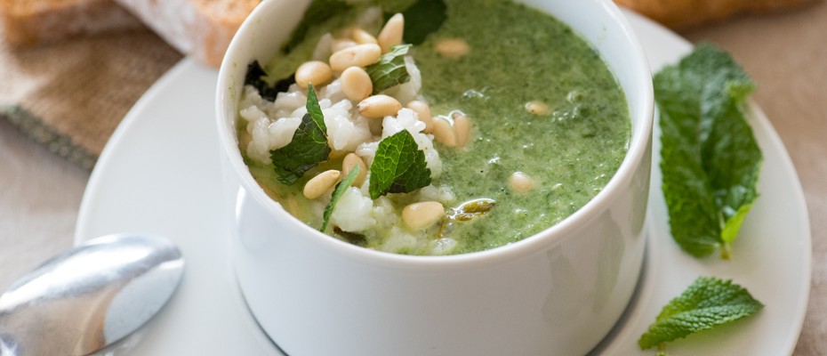 Spinach steamed soup