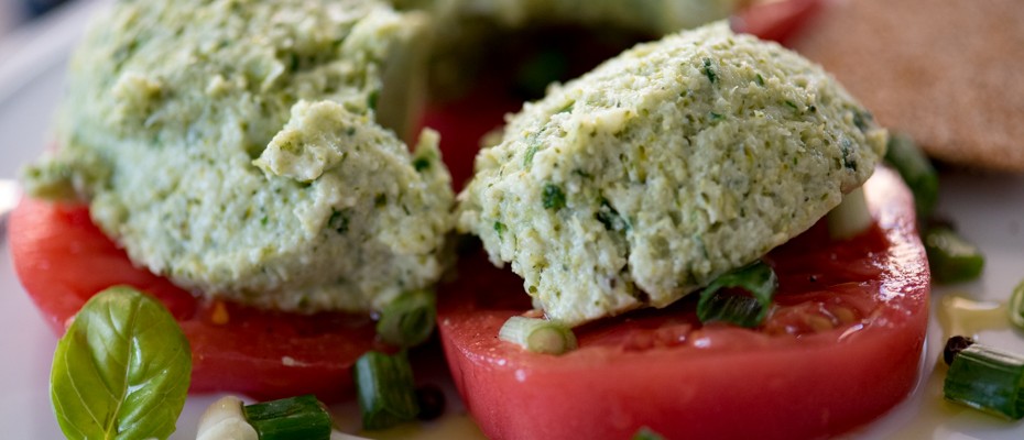 Quick broccoli and basil mousse