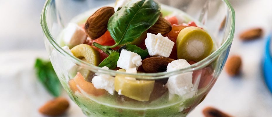 Студена лятна супа от краставици