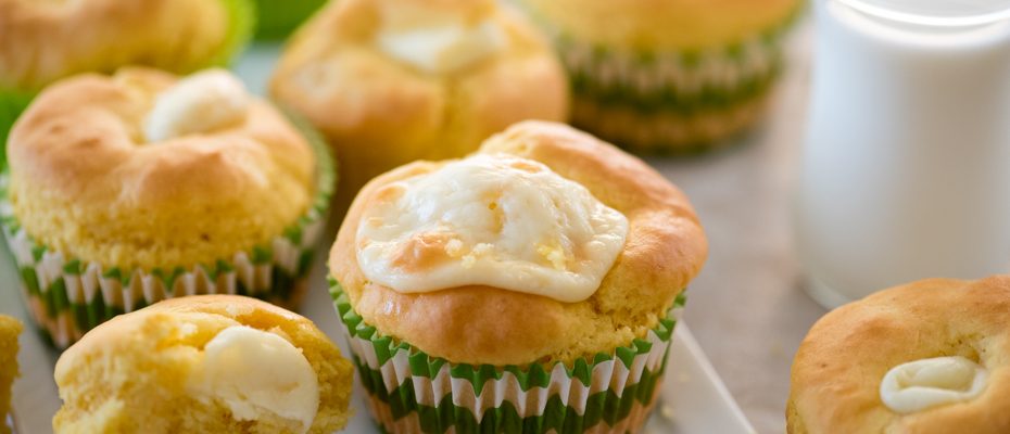 cheesy-muffins-with-pesto
