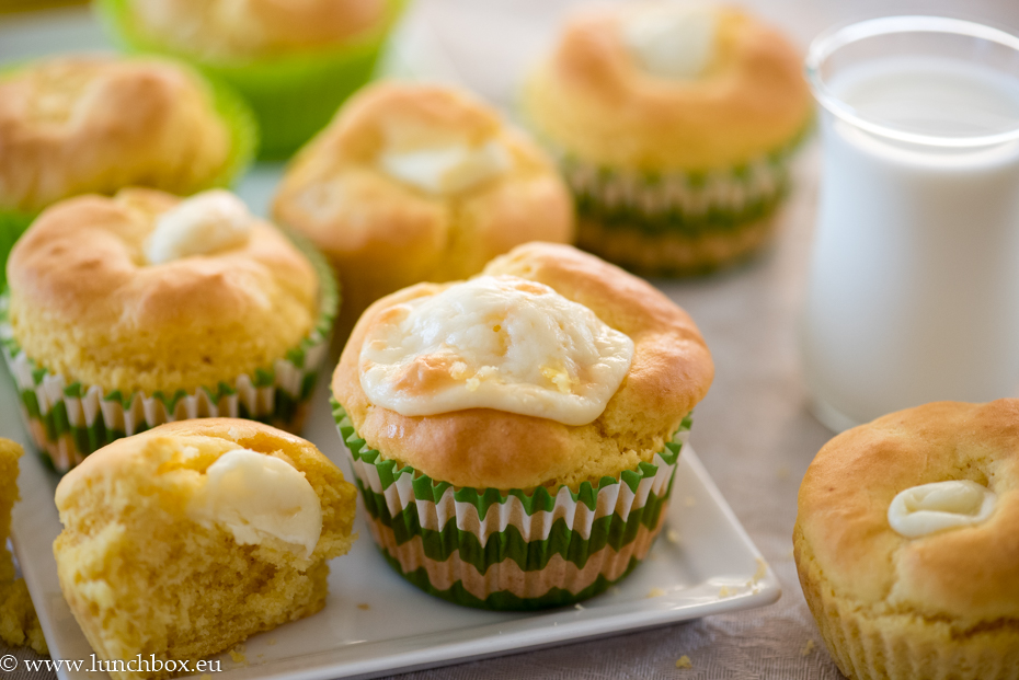 cheesy-muffins-with-pesto