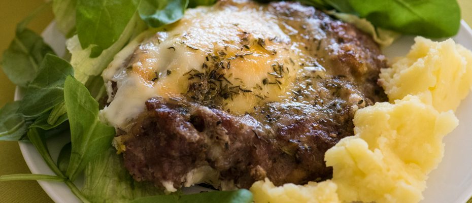 гнезда с кашкавал и яйце