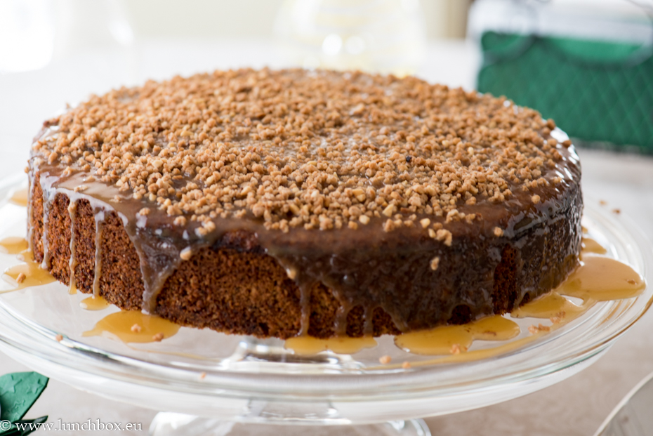 кекс с моркови и карамел