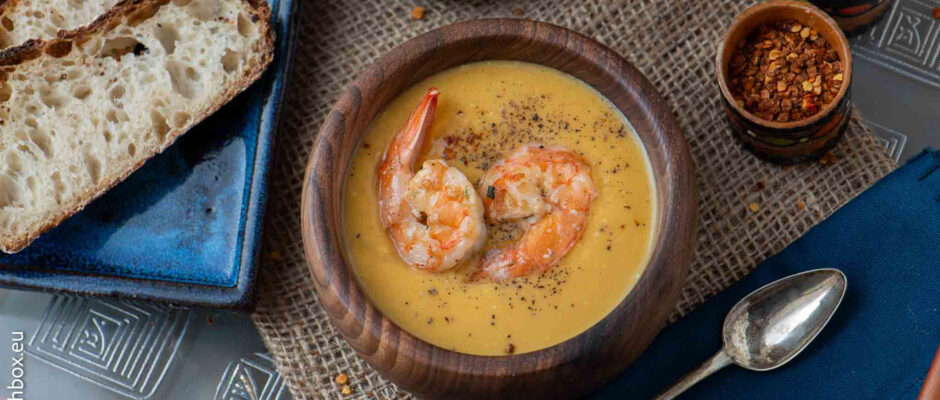 Pumpkin-soup-with-shrimp-and-ginger-2