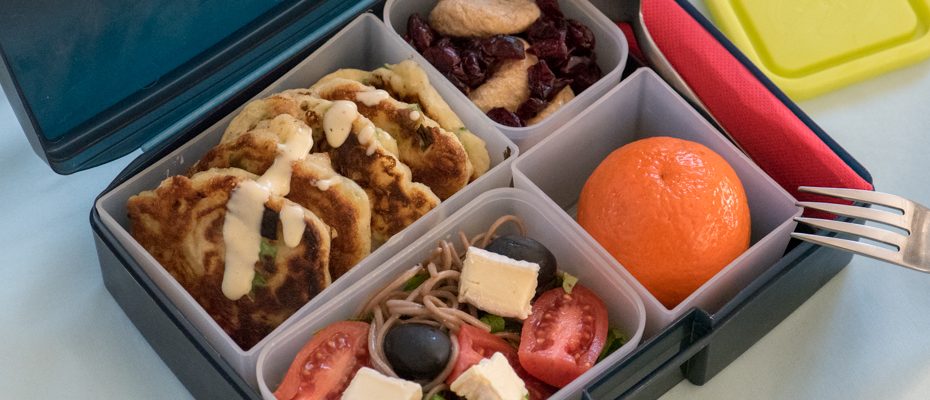Lunchbox menu - бургери със сирене