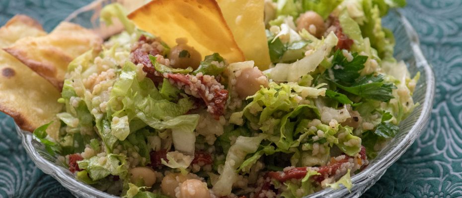 салата с куккус и сушени домати