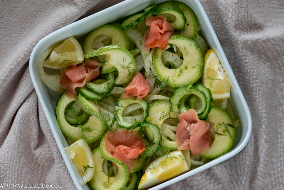 spiralized-salmon-fennel-salad