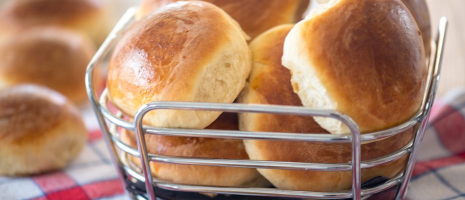 Quick and easy bread rolls for burgers