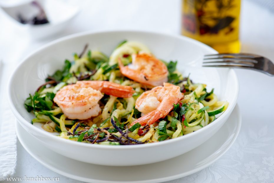 Courgettes with shrimps, chilli and lemon