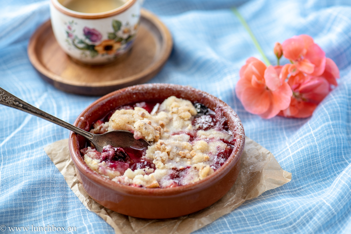 Strawberry crumble
