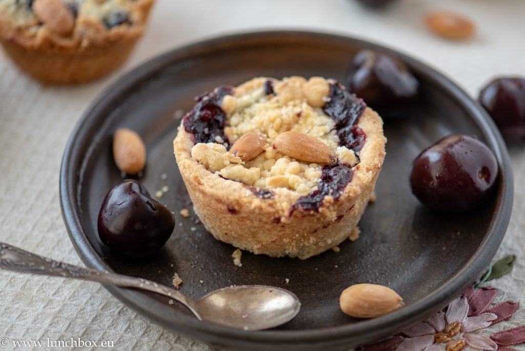 Cramble-mini-cherry-pies Cramble-mini-cherry-pies