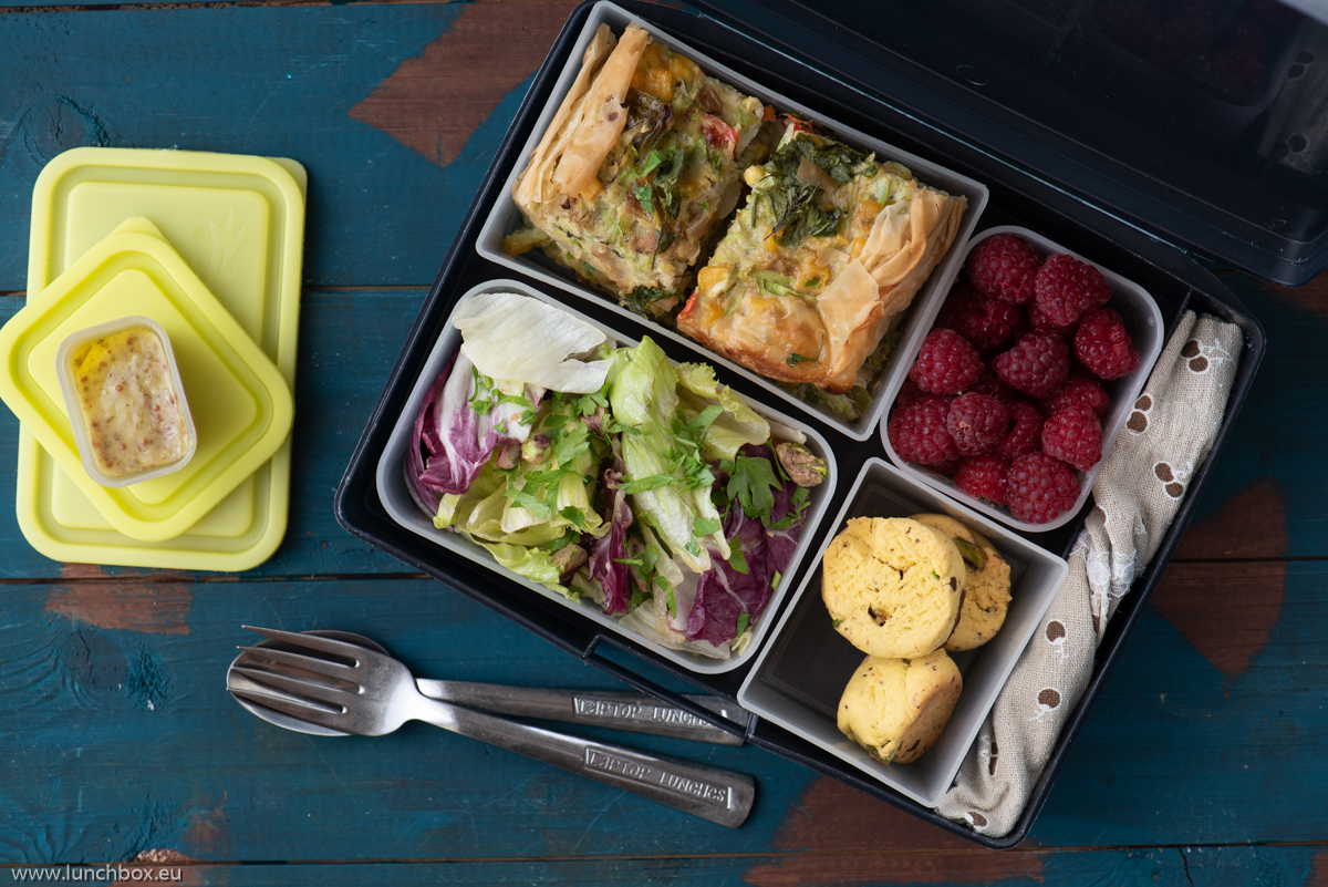 Lunchbox menu киш сштиквички