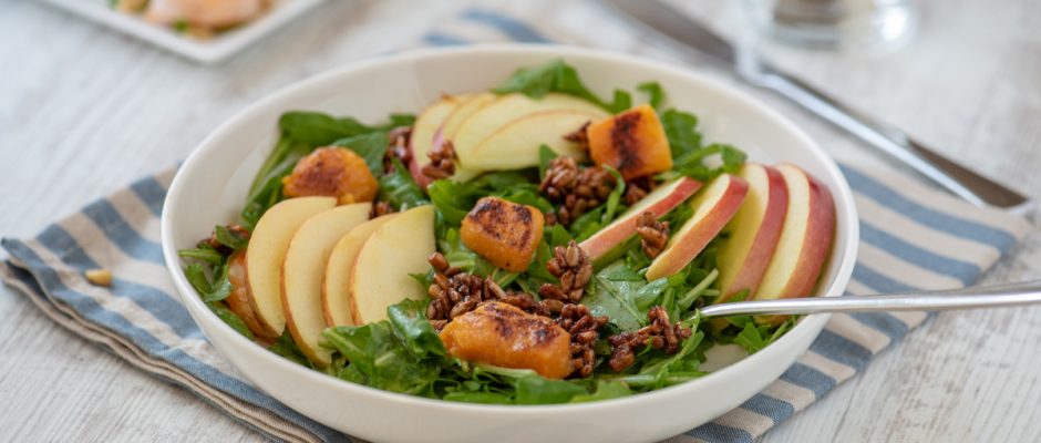 Lunchbox салата с рукула и ябълки