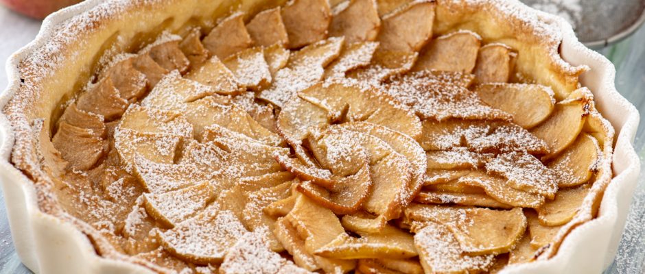 French classic apple pie