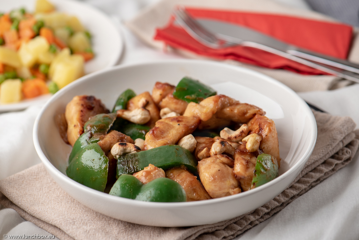 Chinese cashew chicken