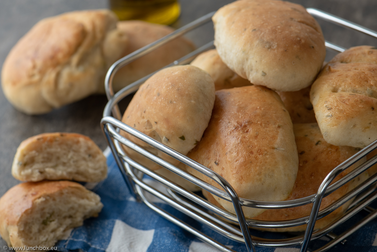 Italian herb rolls with cumin