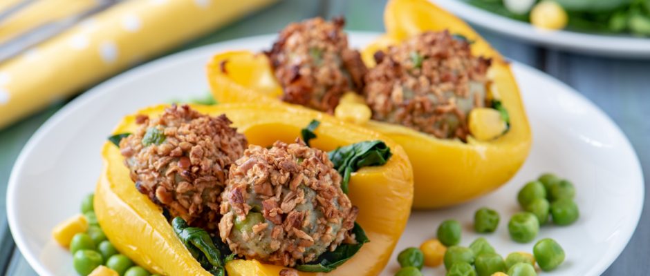 Пълнени чушки с пуешки кюфтенца