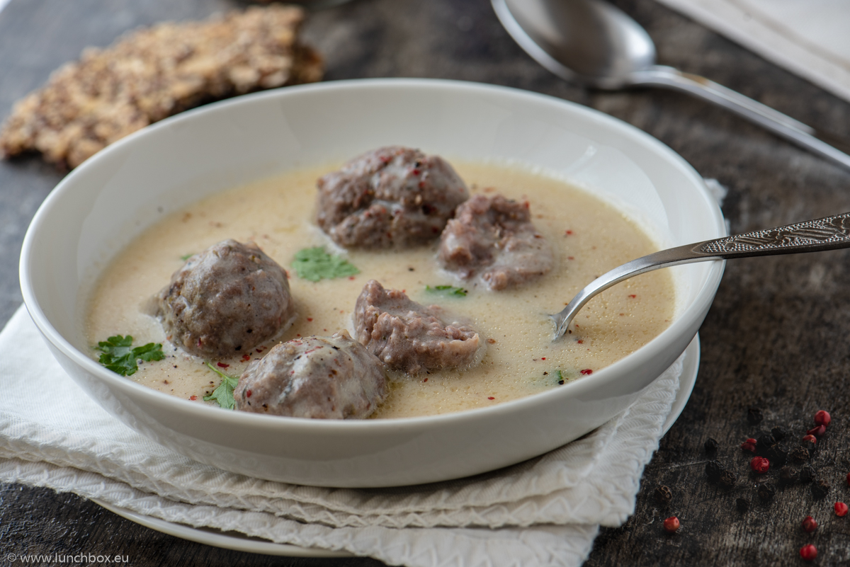 Lunchbox Meatballs in velouté sauce Meatballs in velouté sauce