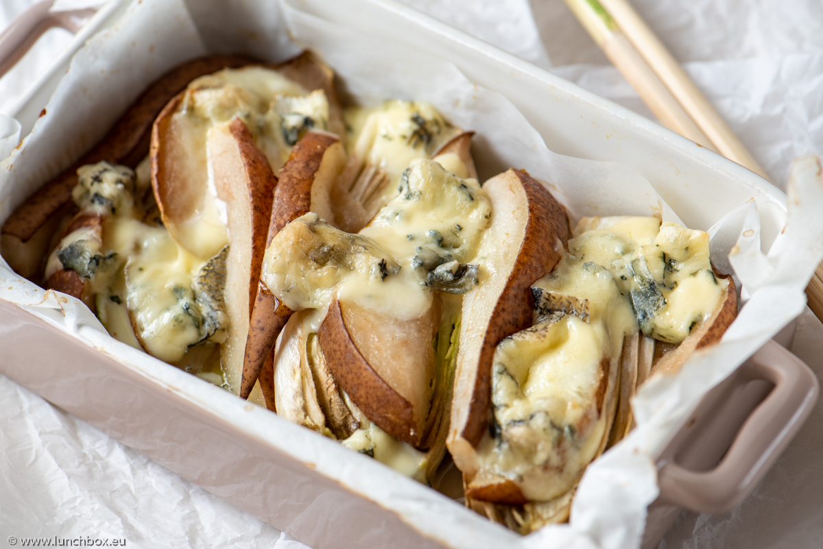 Chicory and pear starter with Roquefort