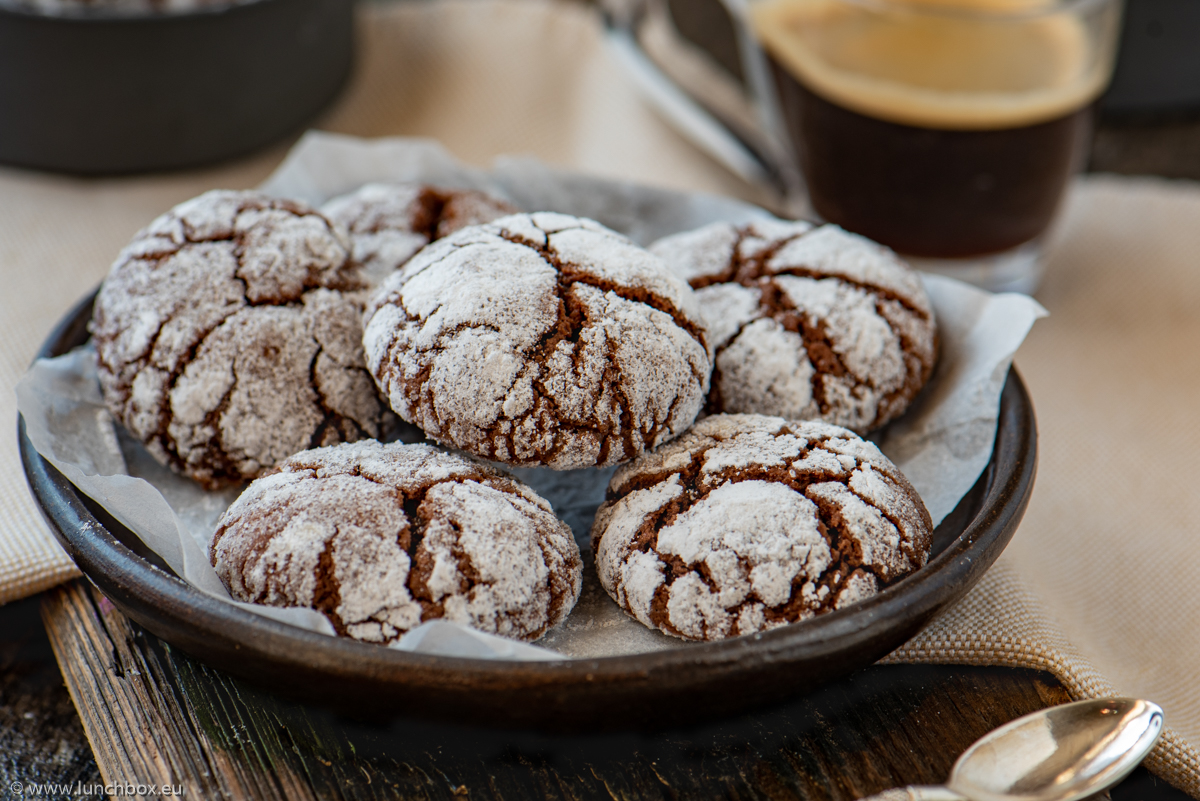 Cracked biscuits