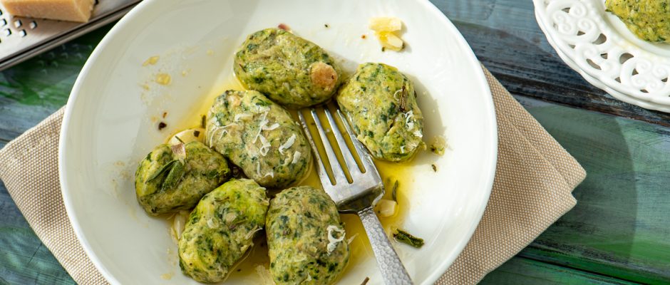Nutmeg flavored spinach gnocchi