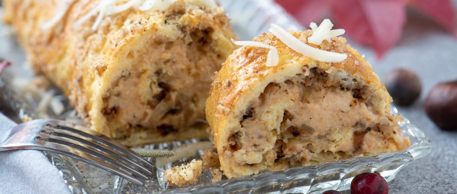 The dough for the roll is flour-free – rich in protein, and the filling is light – parsnips and pumpkin. The stuffing is complemented by the contrasting sweet and aromatic stewed onions.  Prepare the roll for dinner; and set aside a portion for your LunchBox.