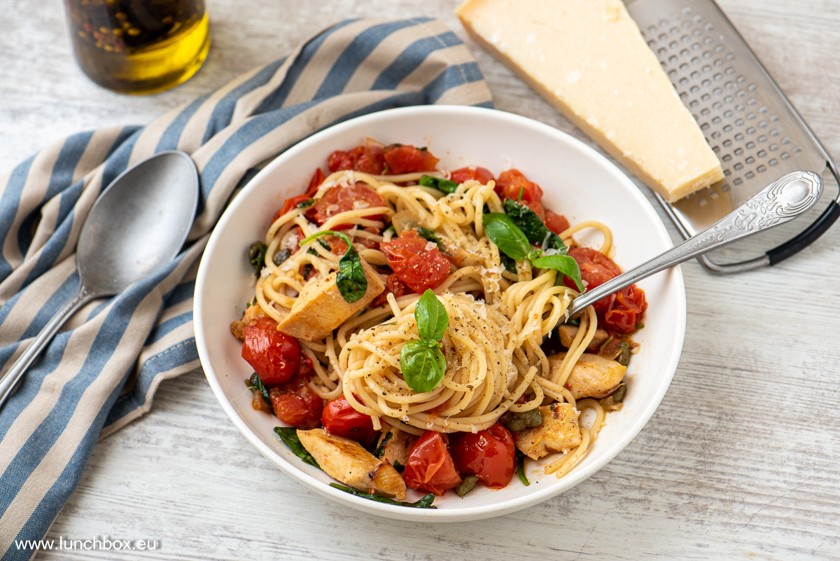 Spaghetti with cherry tomatoes and capers Spaghetti with cherry tomatoes and capers
